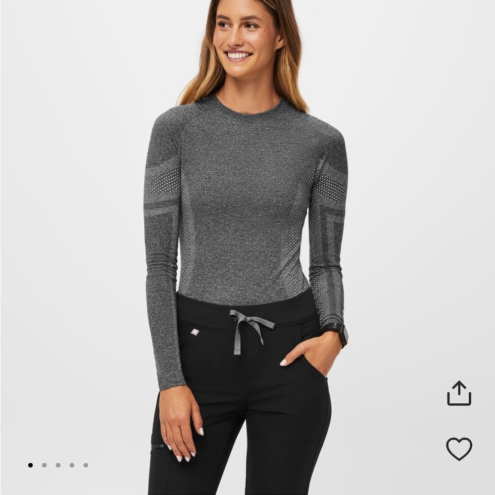 Figs Women’s Salta Seamless Long sleeve Under scrub in Graphite - Picture 7 of 10